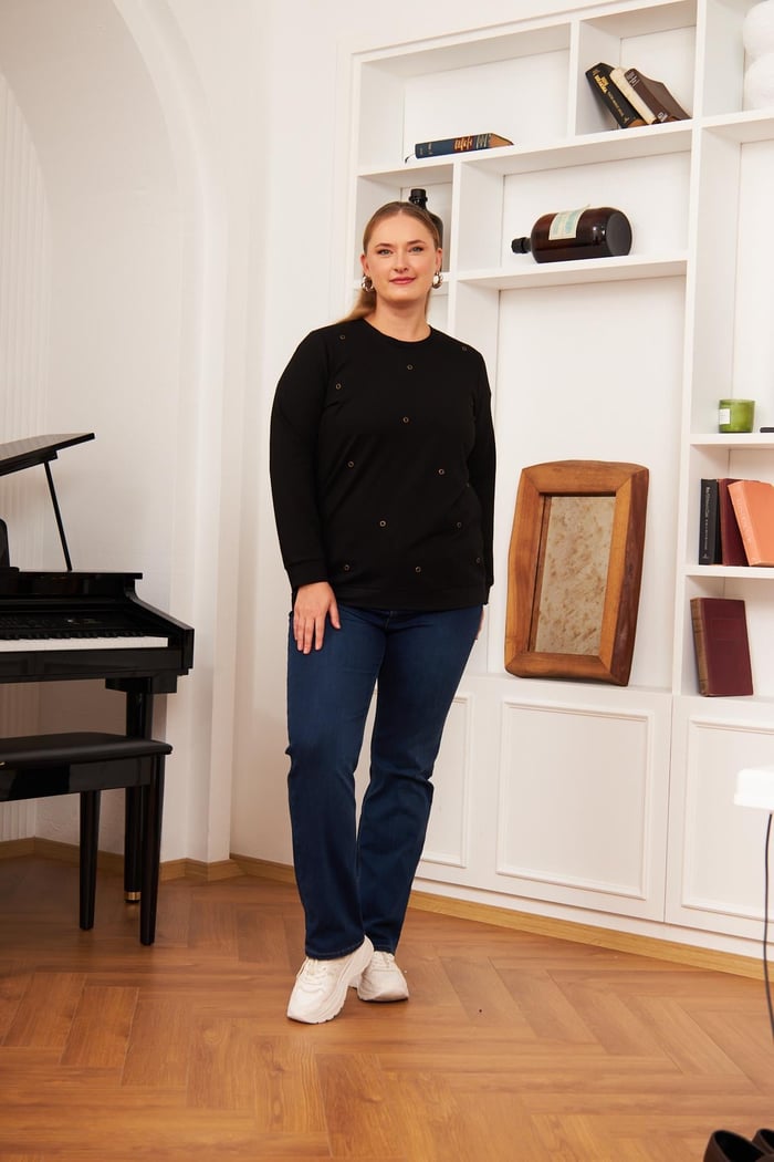 Büyük Beden Taş Baskılı Sweatshirt Siyah