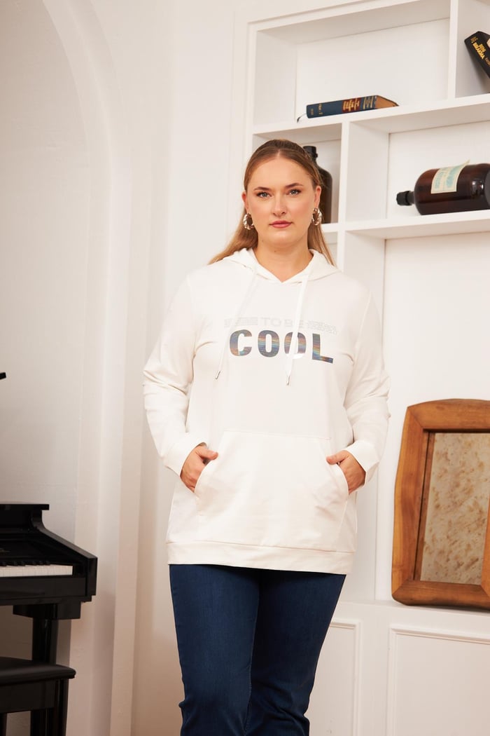 Büyük Beden Taş Baskılı Sweatshirt Ekru