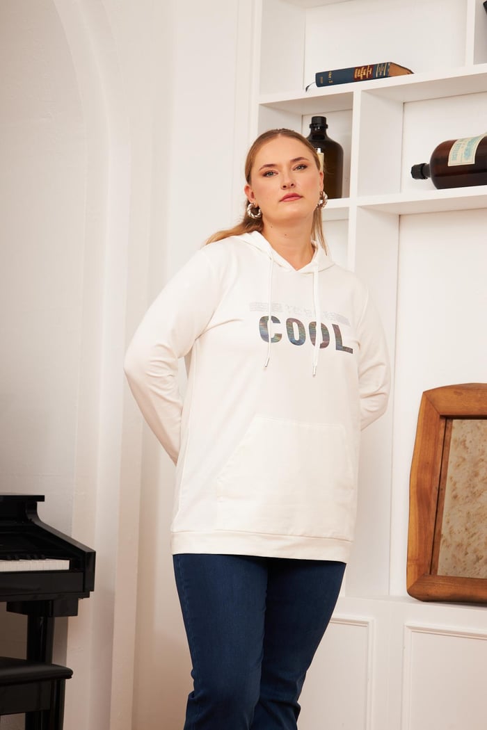 Büyük Beden Taş Baskılı Sweatshirt Ekru