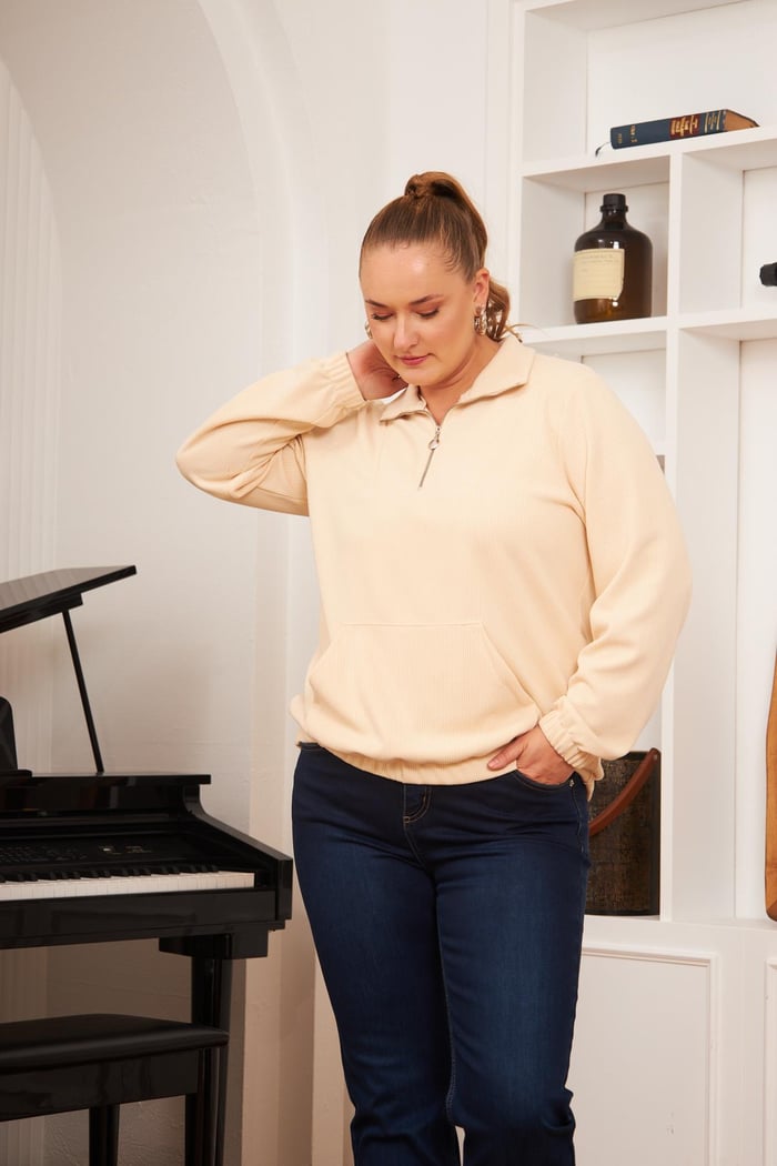 Büyük Beden Yakası Fermuarlı Sweatshirt Ekru