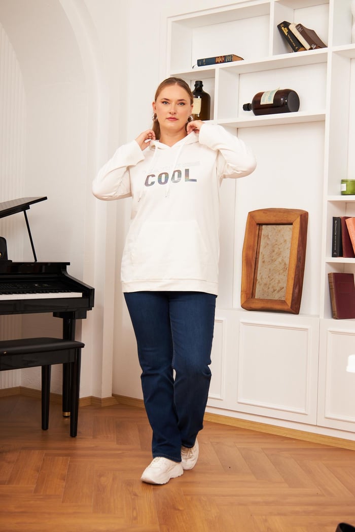Büyük Beden Taş Baskılı Sweatshirt Ekru