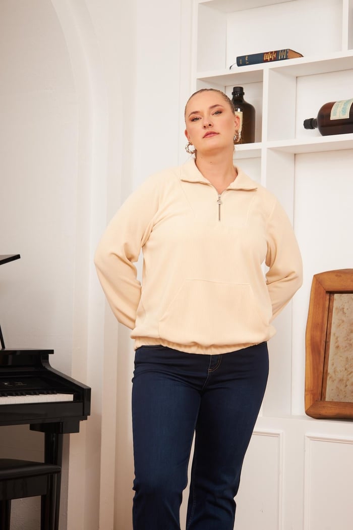 Büyük Beden Yakası Fermuarlı Sweatshirt Ekru