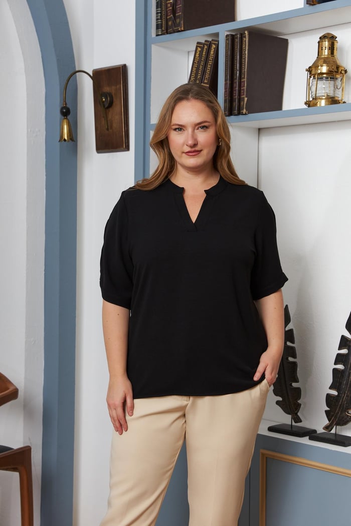Kol Yırtmaç Detaylı Büyük Beden Bluz Siyah