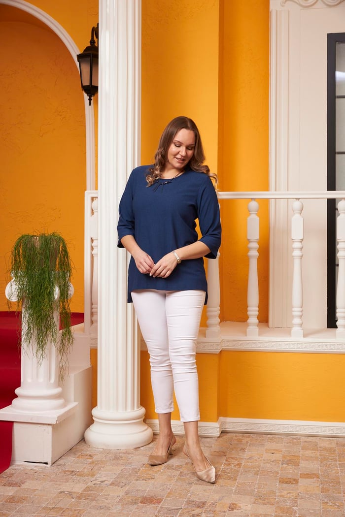 Rmg Kolye Detaylı Yırtmaçlı Büyük Beden Lacivert Bluz