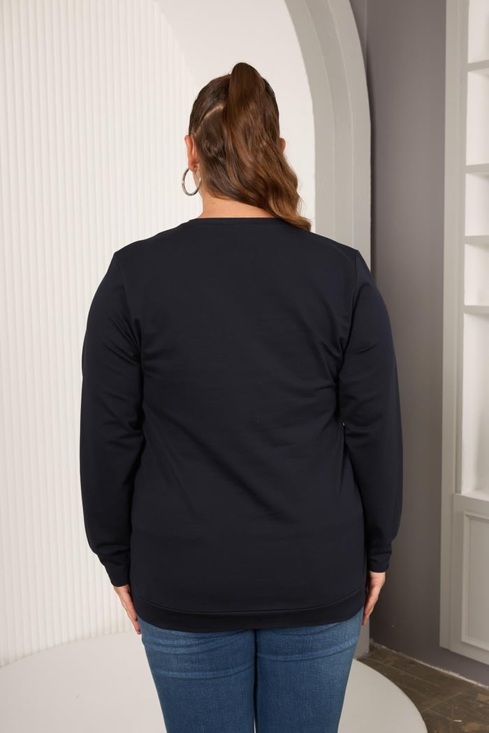 Yaka Zincir Detaylı Büyük Beden Sweatshirt Lacivert
