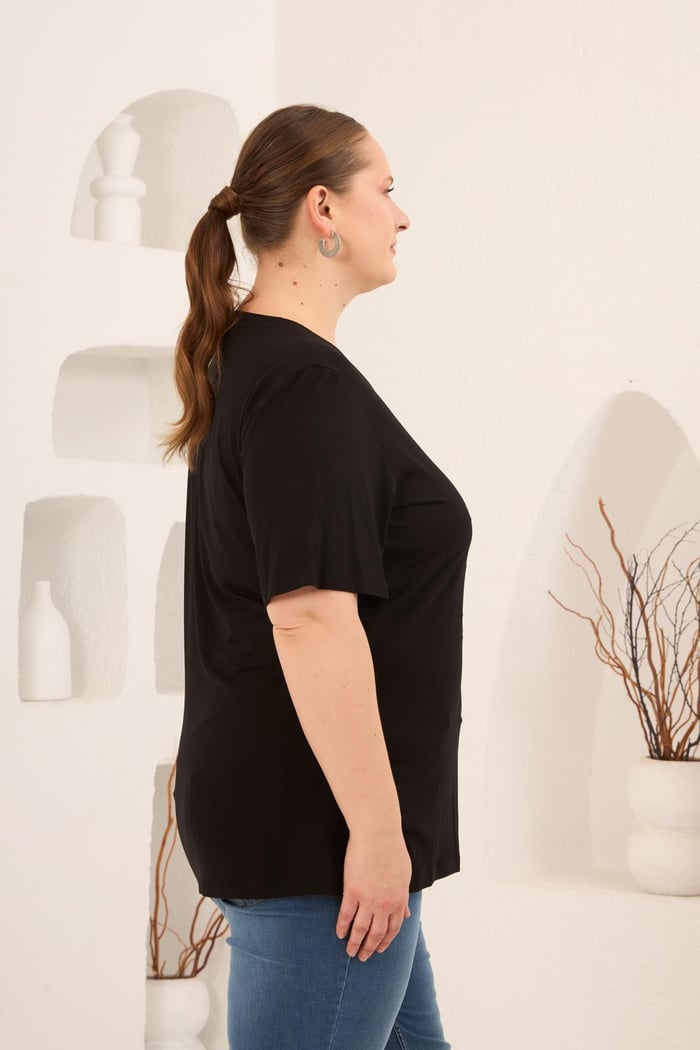 Yıldız Aplikeli Kadın Büyük Beden Tişört Siyah - RMG
