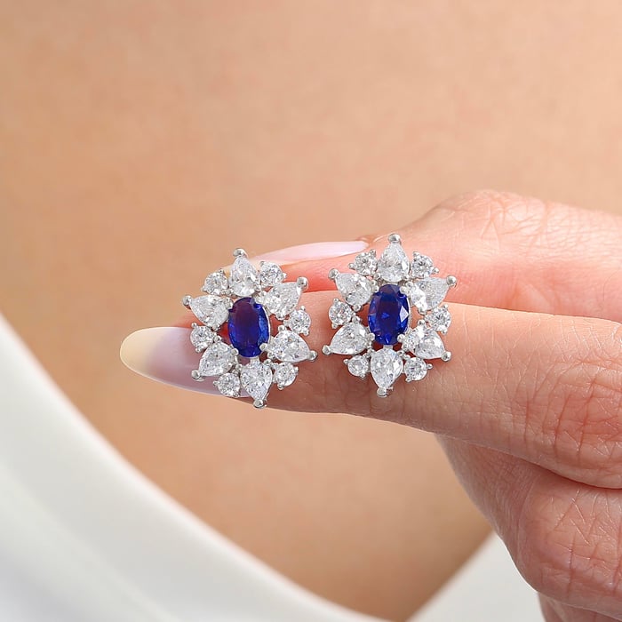 Effective Diamond Paris Işıltısı Sentetik Safir Taşlı Gümüş Küpe