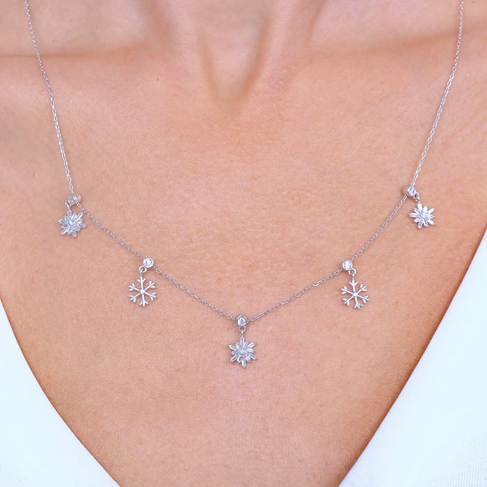 Kristal Parıltısı Choker Gümüş Şans Kolye