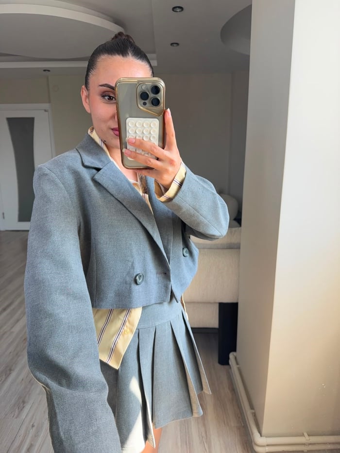 DÜĞME DETAYLI CROP BLAZER CEKET - LF091