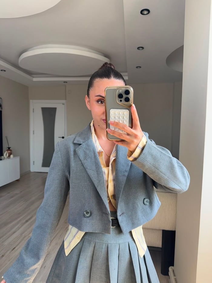 DÜĞME DETAYLI CROP BLAZER CEKET - LF091