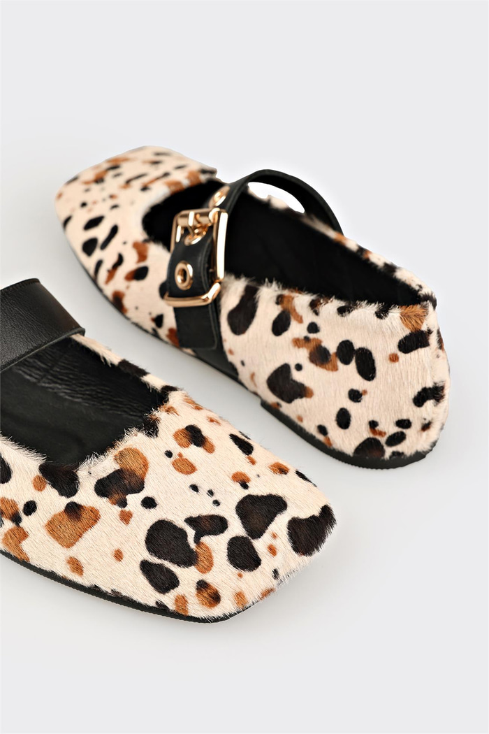 Bej Hayvan Desenli Deri Kadın Günlük Ayakkabı