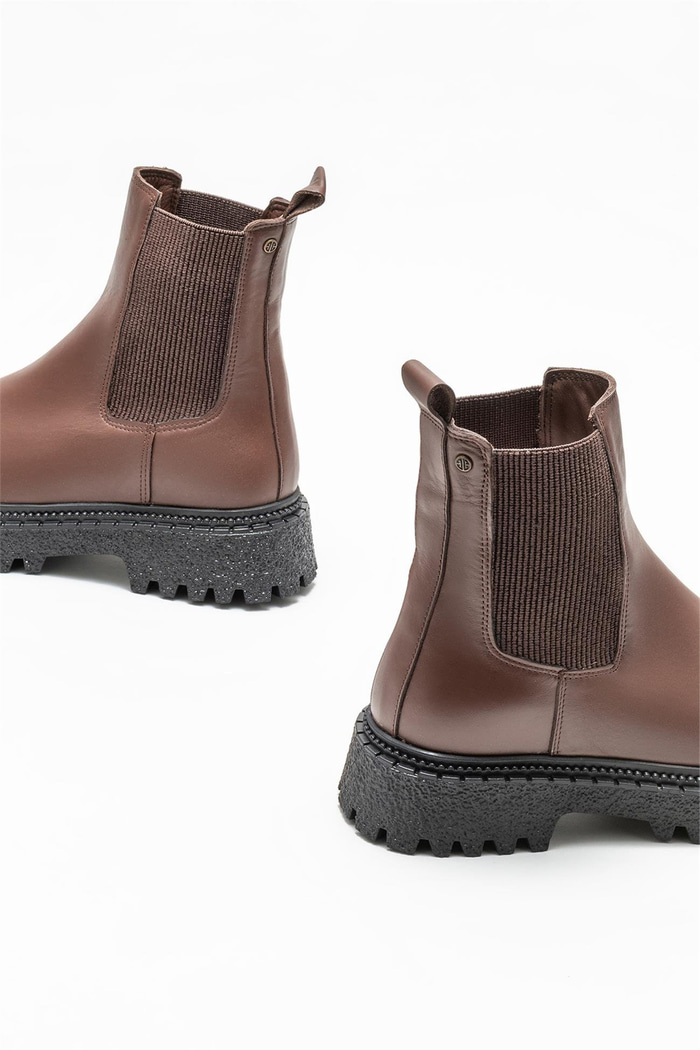 Kahve Deri Kadın Günlük Bot