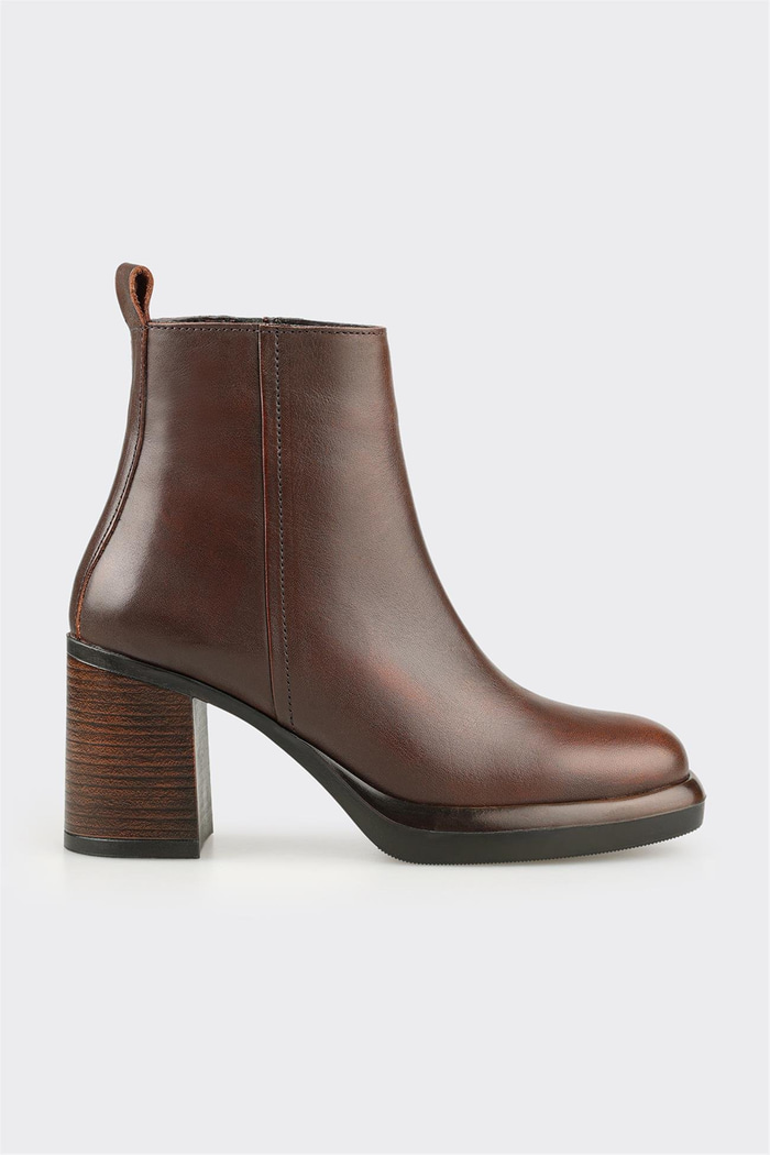 Kahve Deri Kadın Günlük Bot