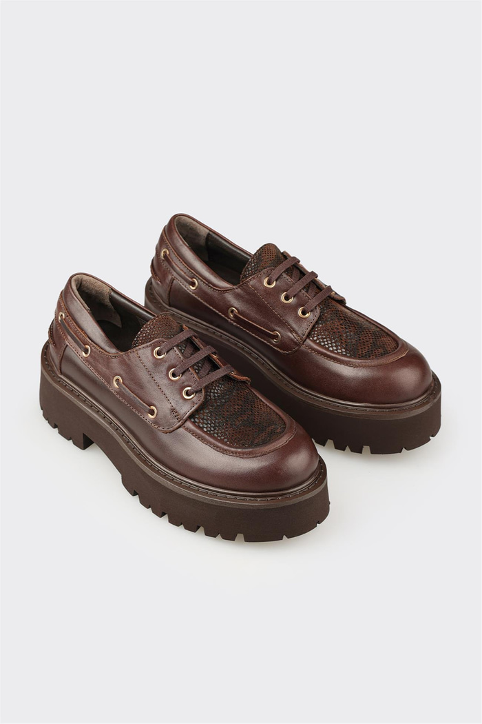 Kahve Hayvan Desenli Deri Kadın Günlük Ayakkabı