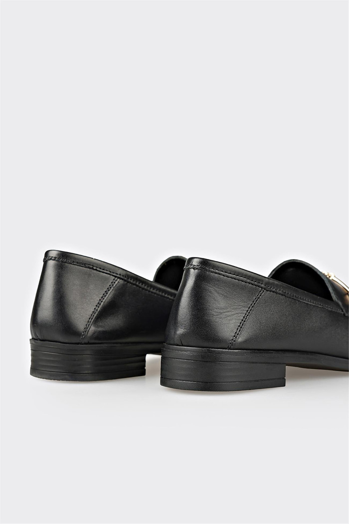 Siyah Deri Kadın Günlük Ayakkabı