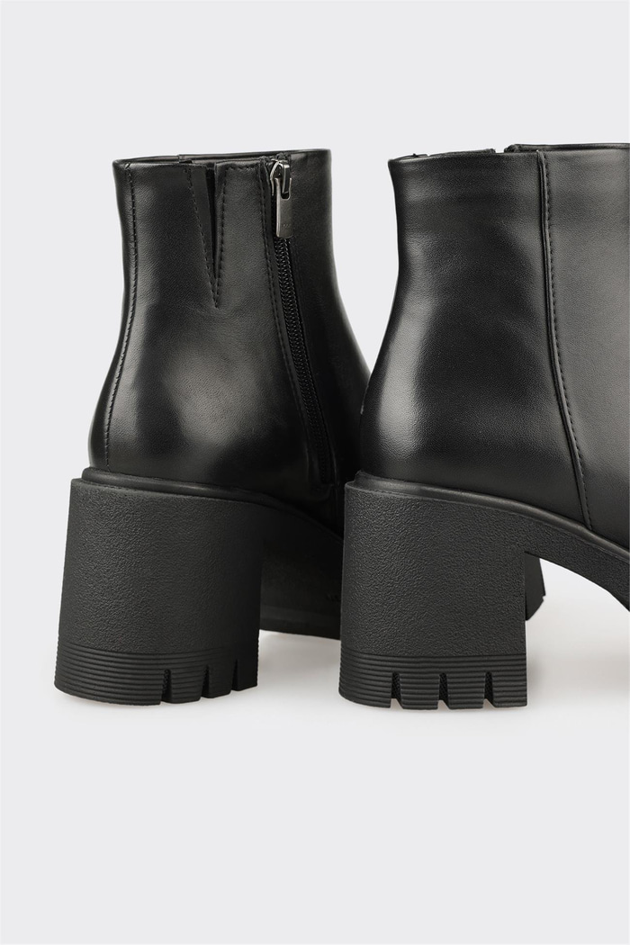 Siyah Deri Kadın Günlük Bot