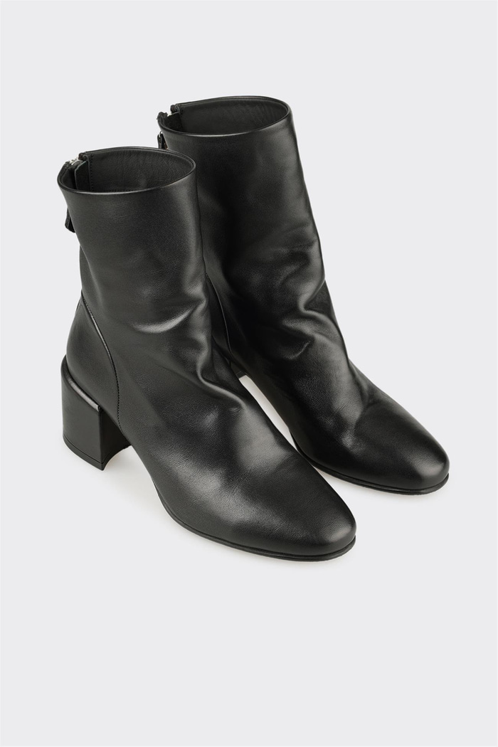 Siyah Deri Kadın Klasik Bot