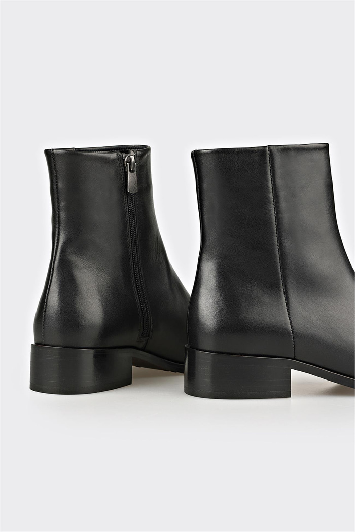 Siyah Deri Kadın Klasik Bot