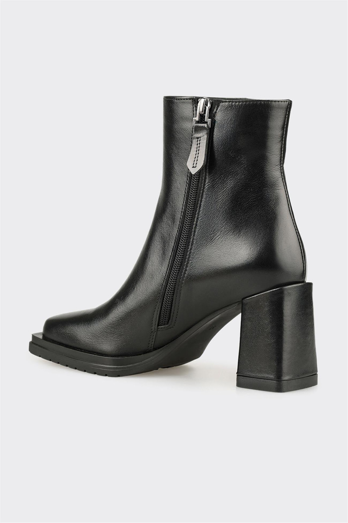 Siyah Deri Kadın Klasik Bot