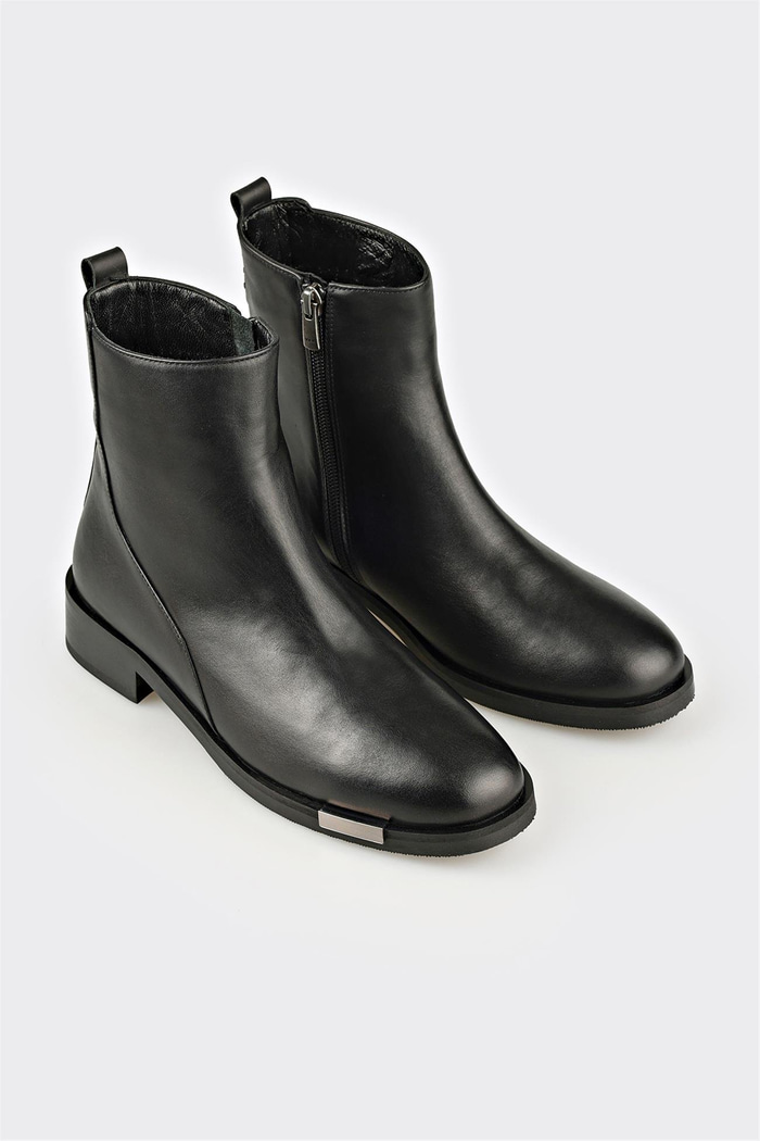 Siyah Deri Kadın Klasik Bot