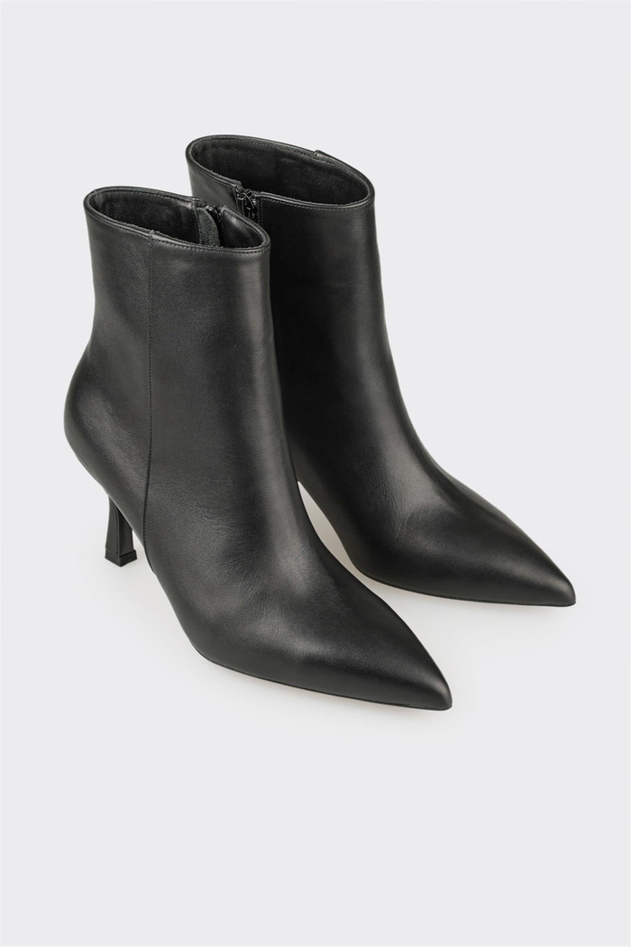 Siyah Deri Kadın Klasik Bot