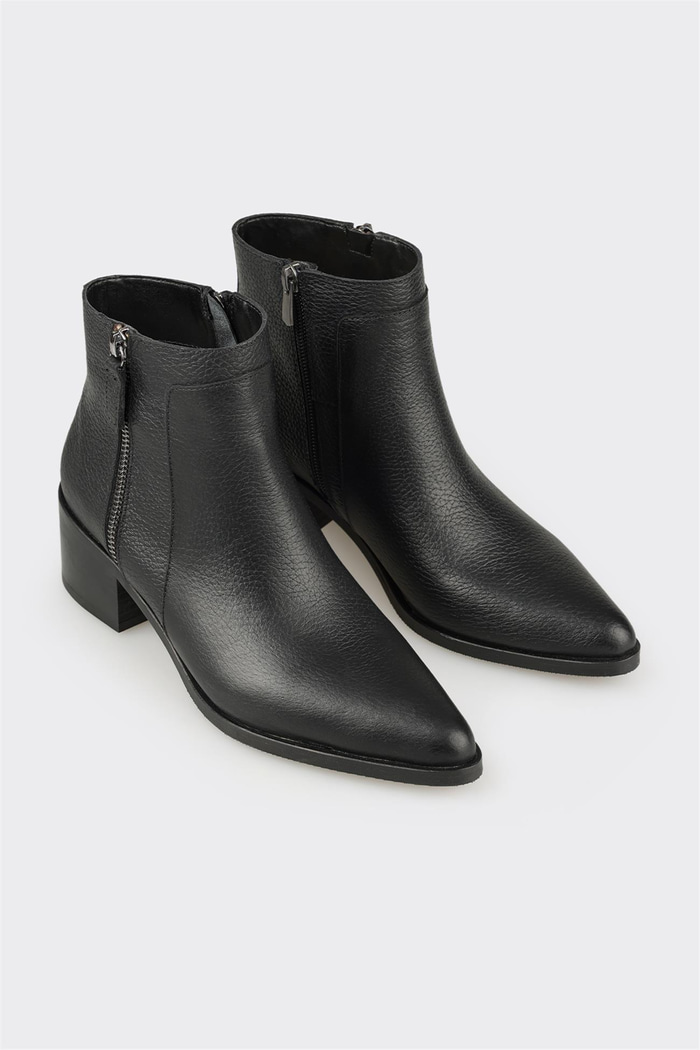 Siyah Deri Kadın Klasik Bot