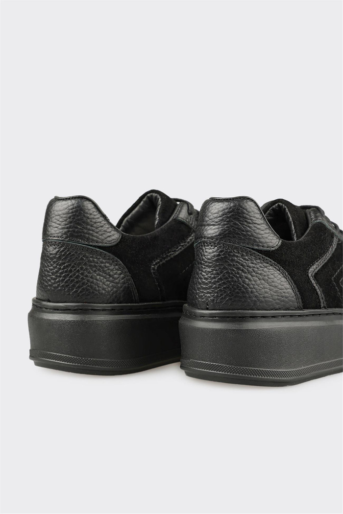 Siyah Deri Kadın Spor Ayakkabı