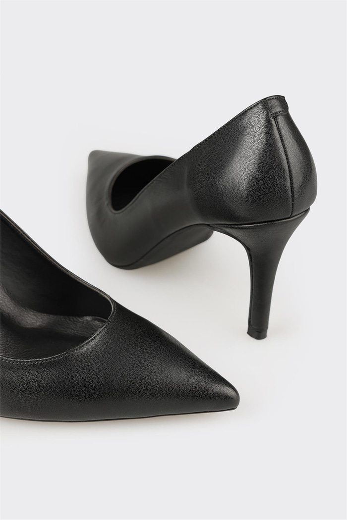 Siyah Deri Kadın Stiletto