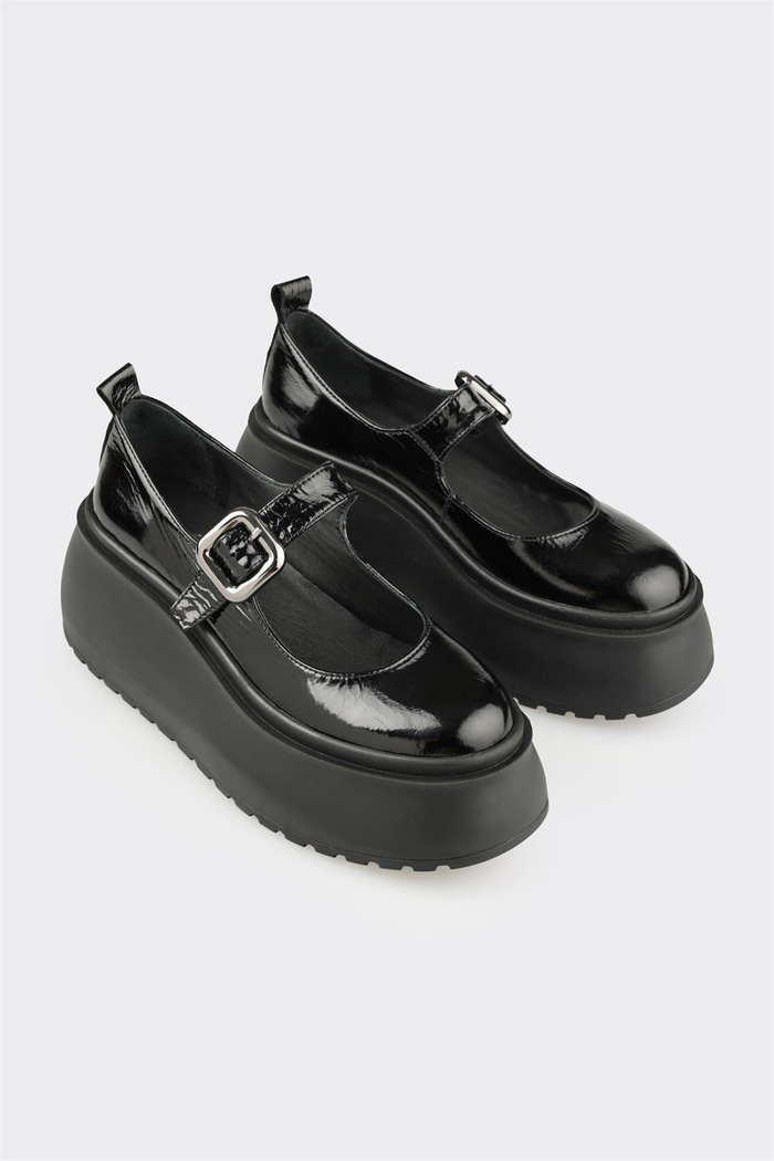 Siyah Deri Kadın Topuklu Ayakkabı