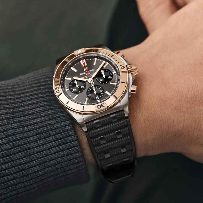 Breitling CHRONOMAT B01 42