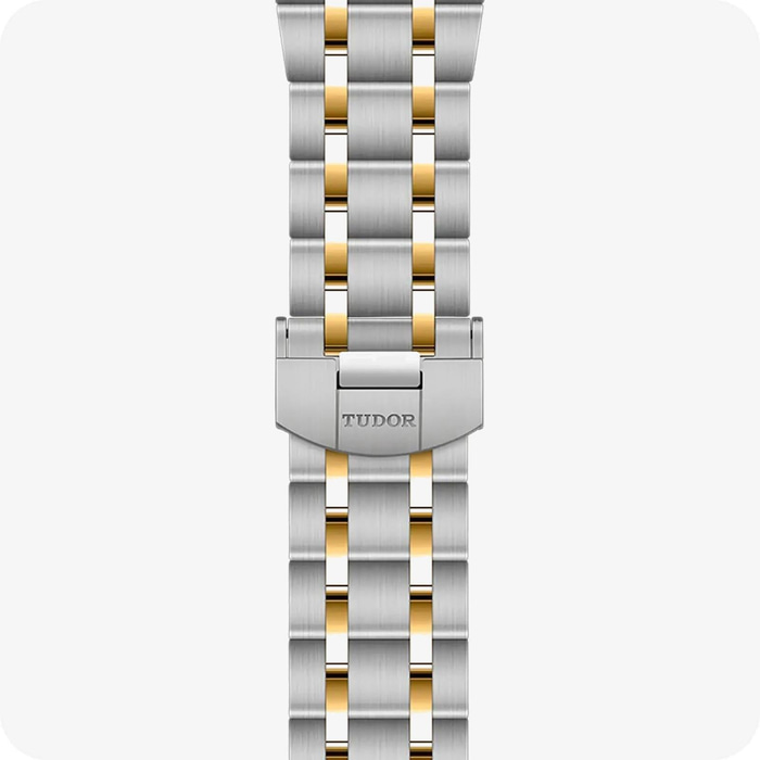 Tudor Royal 