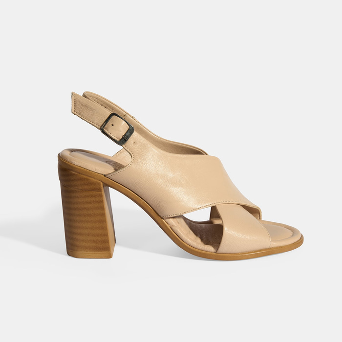 Bej Kadın Toka Detaylı Deri Sandalet