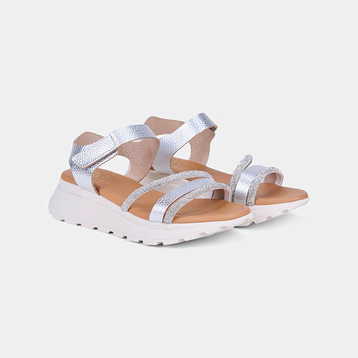 Kadın Gümüş Taşlı Bant Detaylı Dolgu Topuklu Deri Sandalet