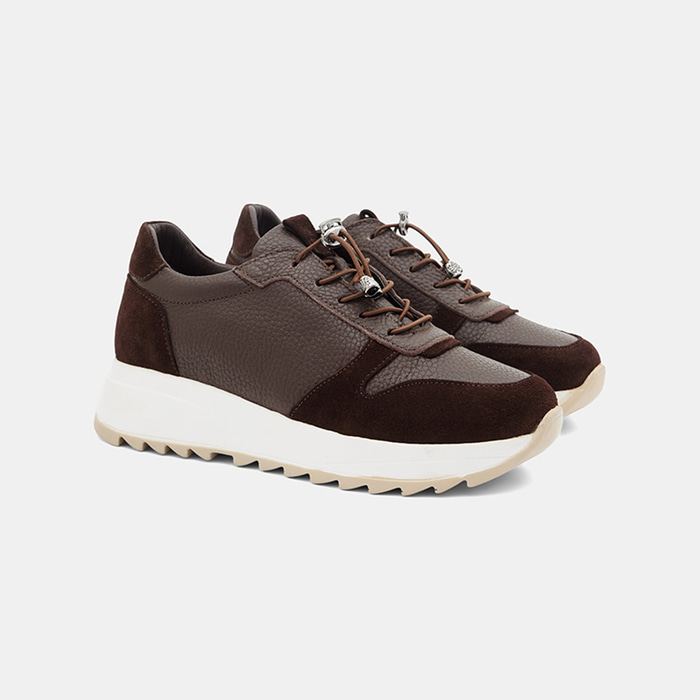 Kadın Kahve Lastik Bağcıklı Süet Dokulu Deri Spor Ayakkabı