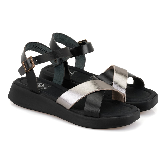 Kadın Siyah Ayarlanabilir Tokalı Deri Sandalet