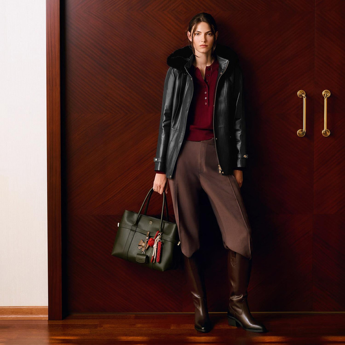 Kadın Siyah Kapüşonlu Deri Mont