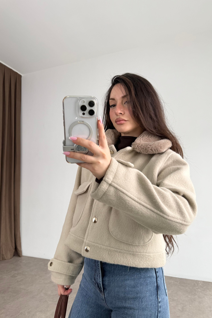 Ayriss Yakası Kürklü Kaşe Bej Ceket