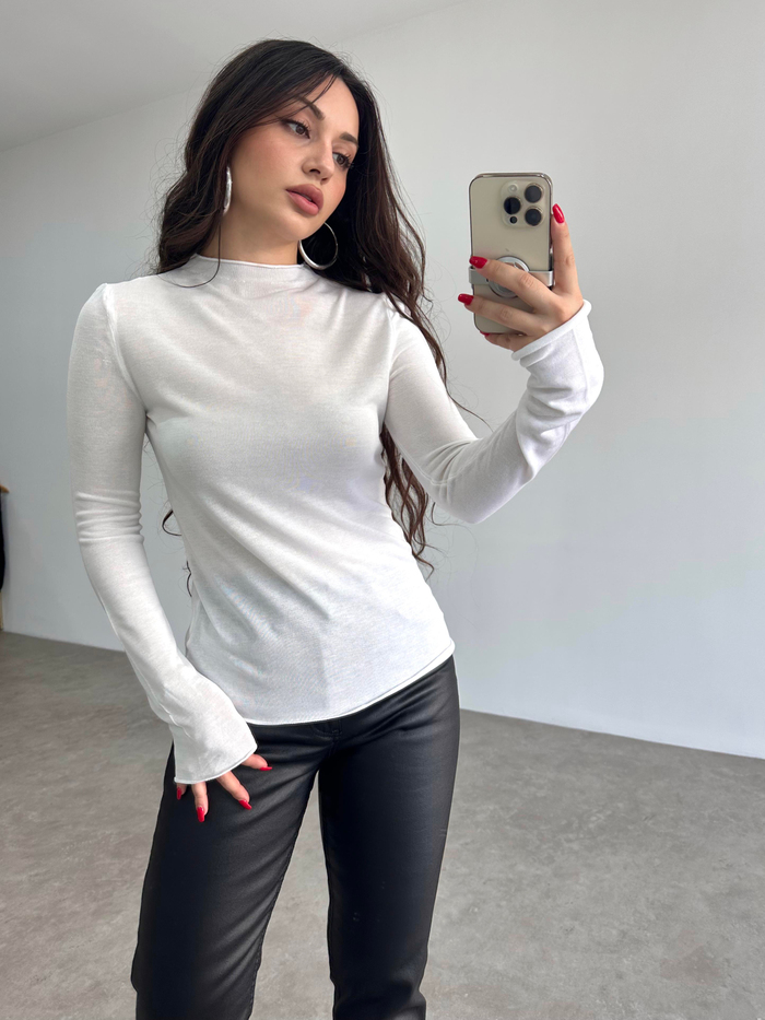 Basic Dik Yaka %100 Pamuk Bluz