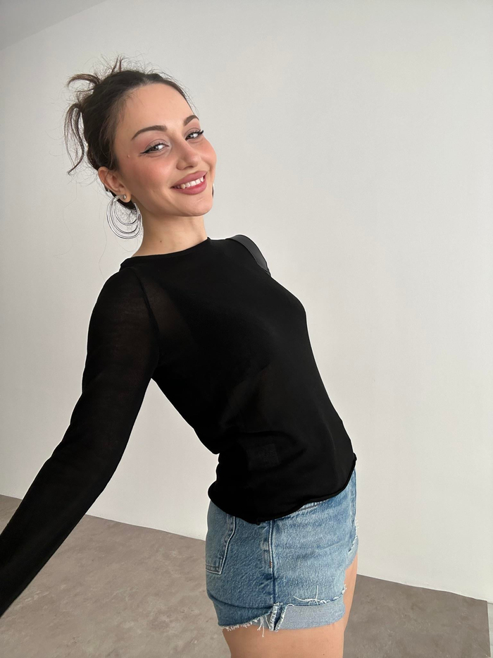 Basic Dik Yaka %100 Pamuk Bluz