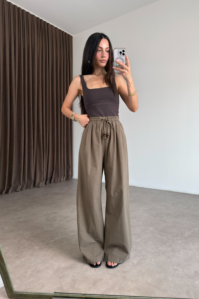 Beli Lastikli Boncuk Detaylı Geniş Paça Keten Khaki Pantolon