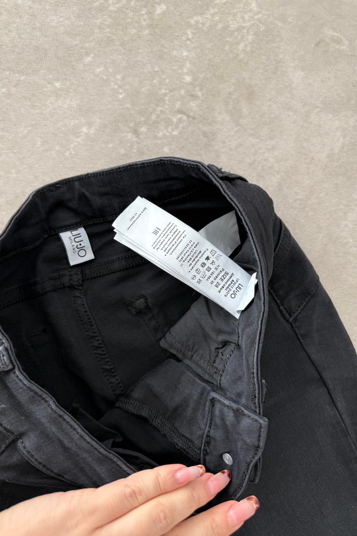 LJ Ora. Skinny Toparlayıcı Skinny Siyah Tayt Jean