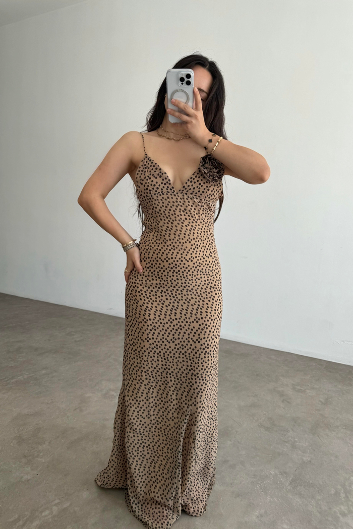 Premium Puantiyeli Camel Gül Detaylı Elbise