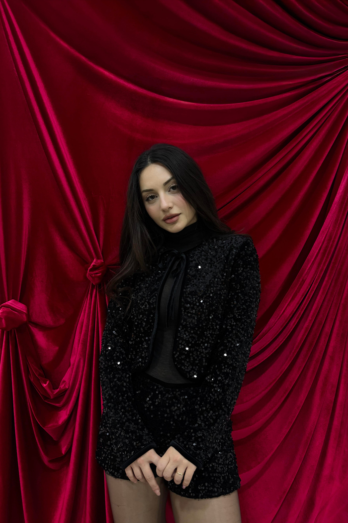 Pullu Şortlu Ceketli Siyah Takım