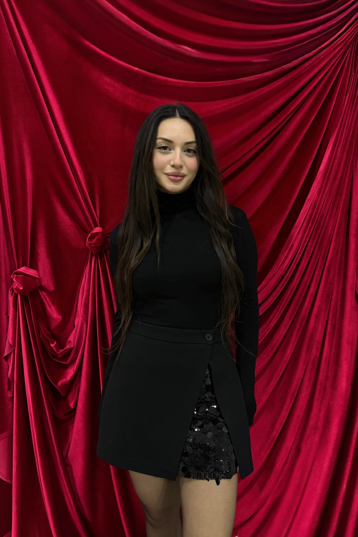 Yırtmacı Pullu Siyah Mini Etek