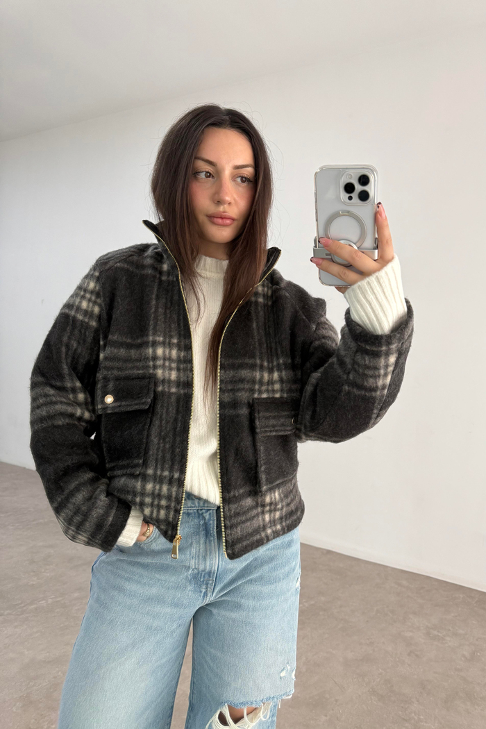 Zr. Kaşe Ekose Siyah Ceket  