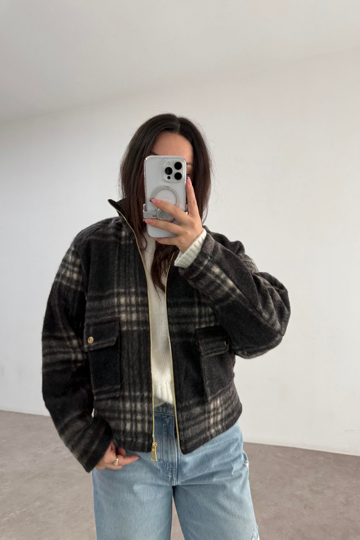 Zr. Kaşe Ekose Siyah Ceket  