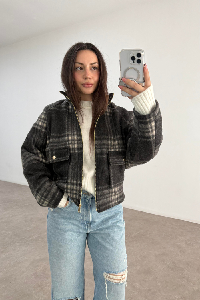 Zr. Kaşe Ekose Siyah Ceket  