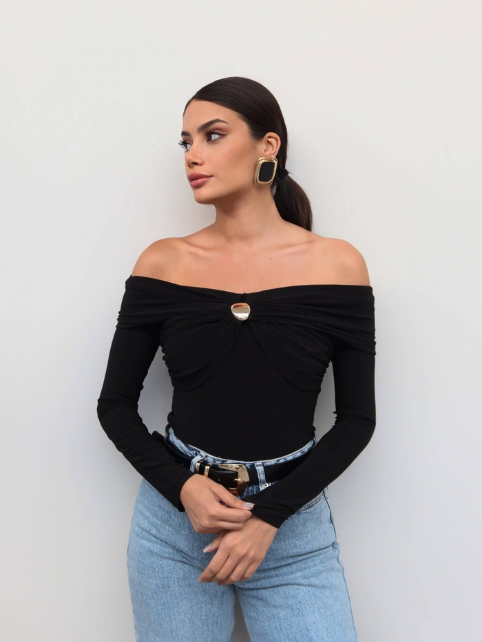 Açık Omuz Aksesuarlı Drapeli Bluz E.H Collection