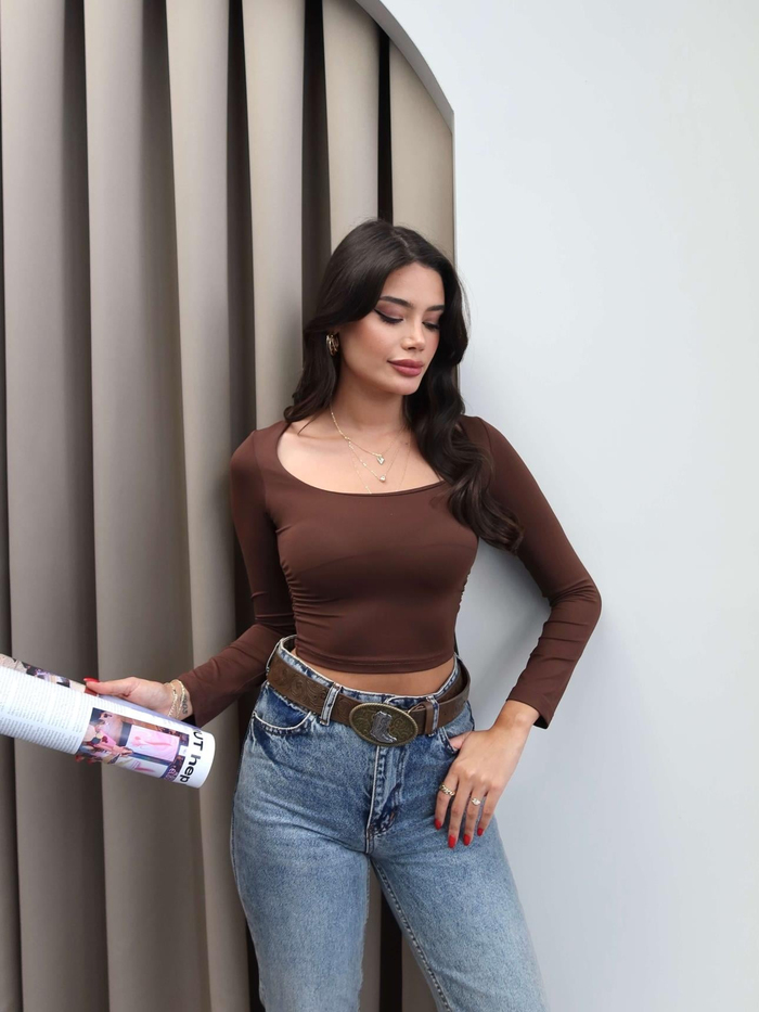 Açık Yaka Bel Büzgülü Bluz