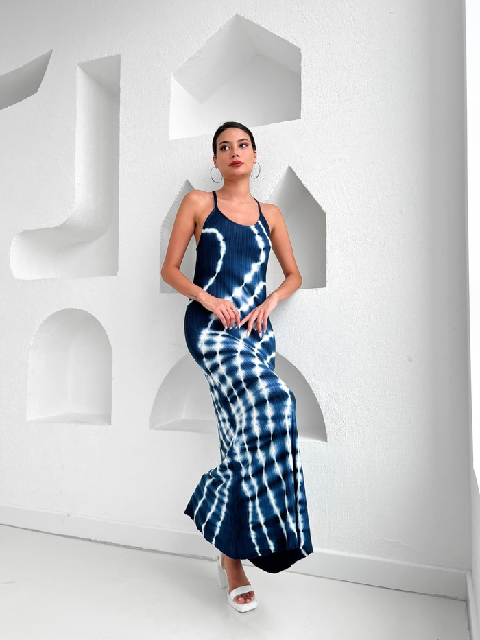 Batik Desenli Askılı Elbise